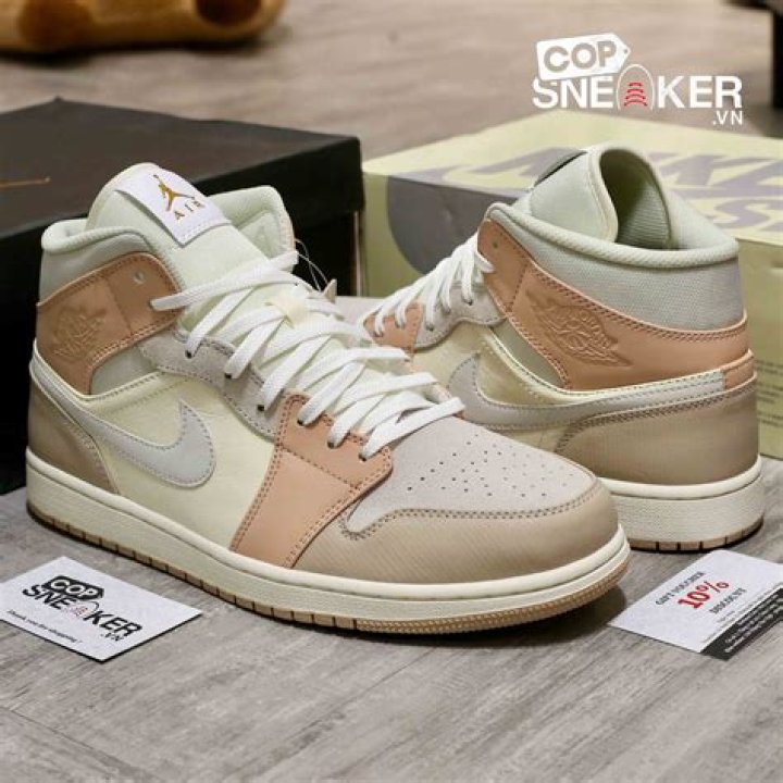 Air Jordan 1 Mid 