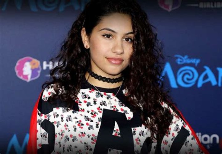 Alessia Cara (Pop Singer) - Age, Birthday, Bio, Facts, Family, Net Worth, Height & More