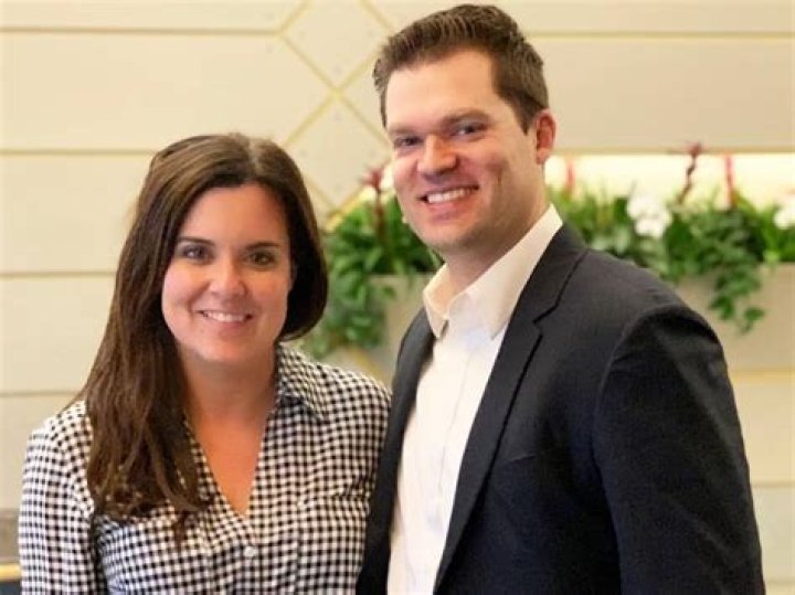Amy Dickinson Biography, Age, Height, Husband, Net Worth, Family