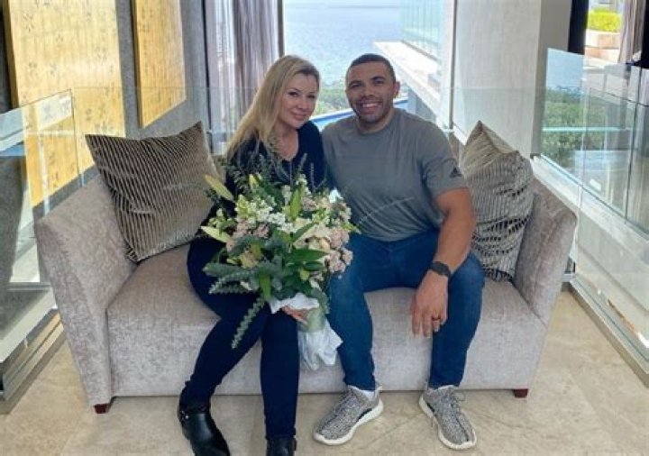 Bryan Habana Biography, Age, Height, Wife, Net Worth, Family