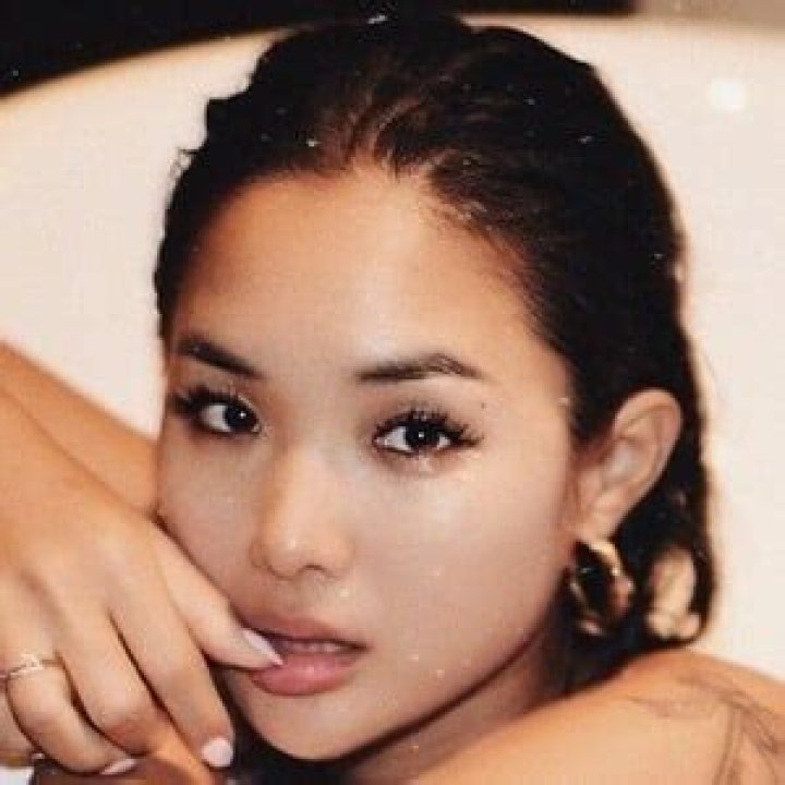 Chailee Son (Instagram Star) - Age, Birthday, Bio, Facts, Family, Net Worth, Height & More