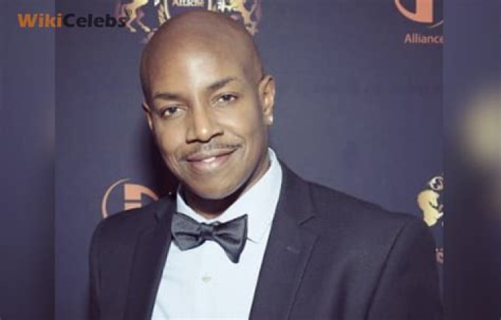 Chris Lebrón (Rapper) - Age, Birthday, Bio, Facts, Family, Net Worth, Height & More