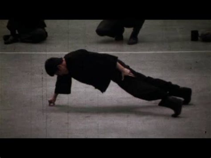 ¿Cuántas flexiones con un dedo podría hacer Bruce Lee? – Celebrity.fm