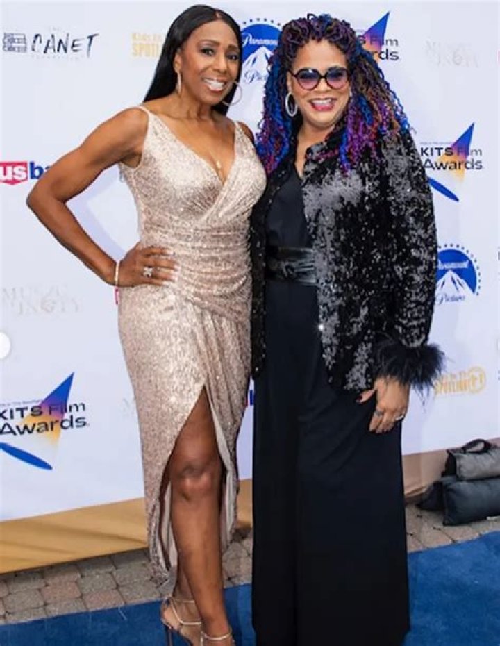 Dawnn Lewis Biography, Age, Height, Husband, Net Worth, Family