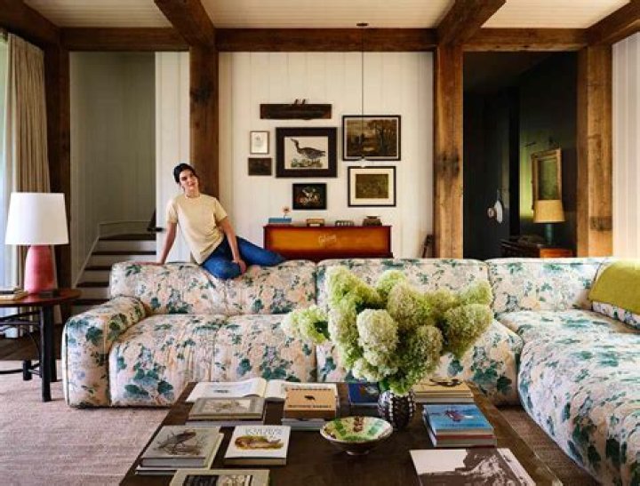 Definitive Proof That Kendall Jenner’s Mansion Is a Barbie Dream House IRL
