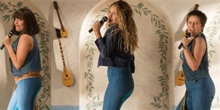 Did Lily James do her own singing in Mamma Mia?