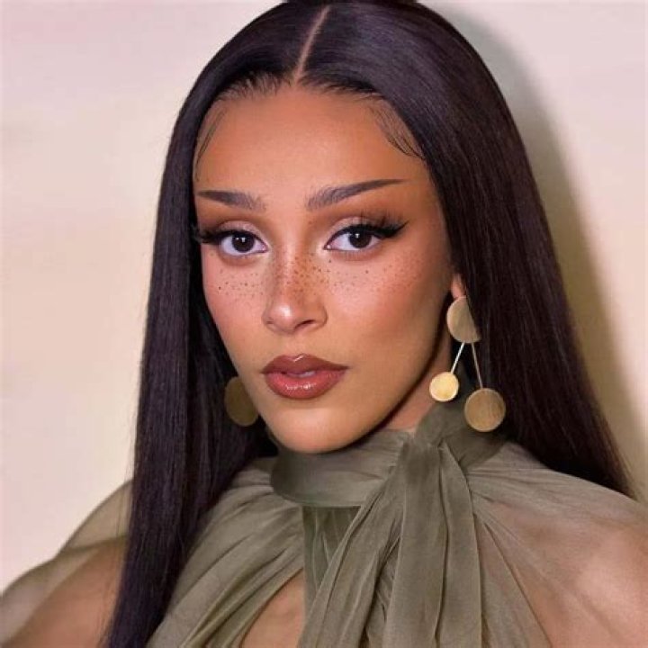 Doja Cat Shares Natural Hair In Goofy Selfie