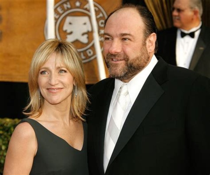 Edie Falco Biography, Age, Height, Husband, Net Worth, Family
