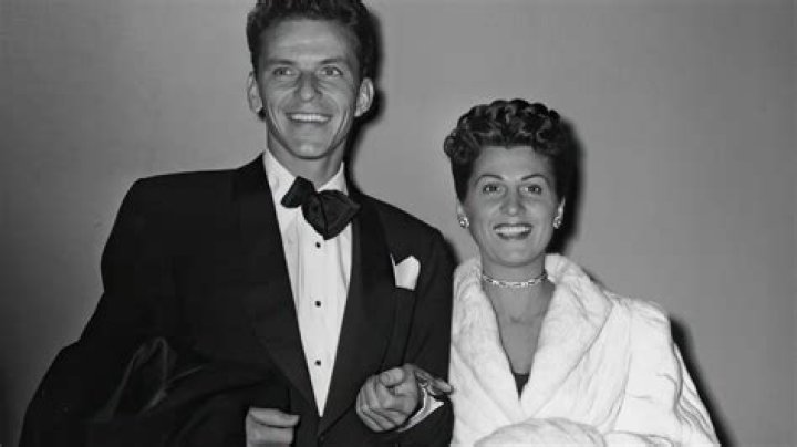 Frank Sinatra Biography, Age, Height, Wife, Net Worth, Family