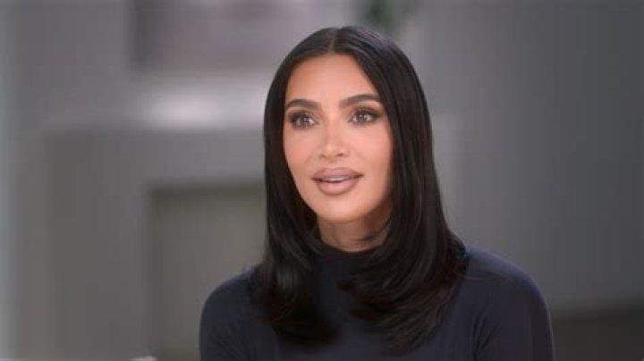 How much did Kim Kardashian’s earring lose?