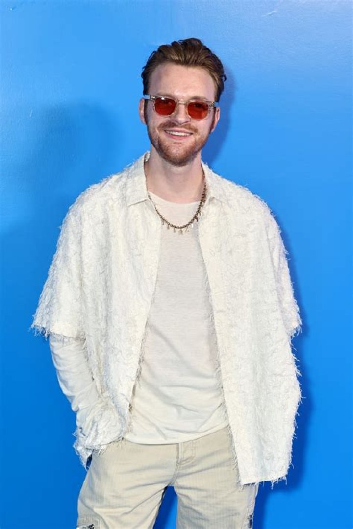 How rich is Finneas?
