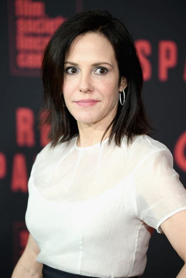 How tall is Mary Louise Parker