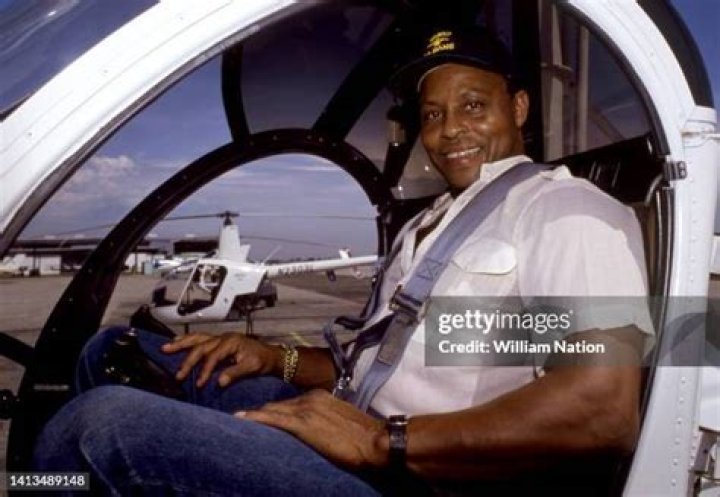 Is Roger E Mosley a pilot?