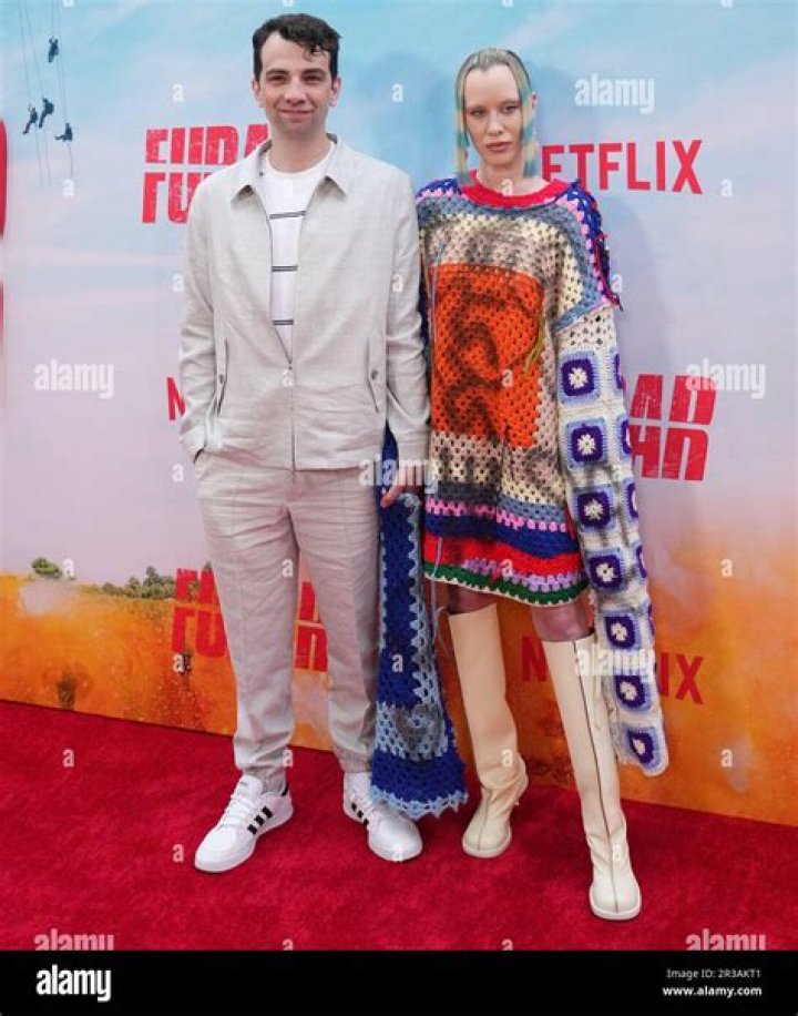 Jay Baruchel Biography, Age, Height, Wife, Net Worth, Family
