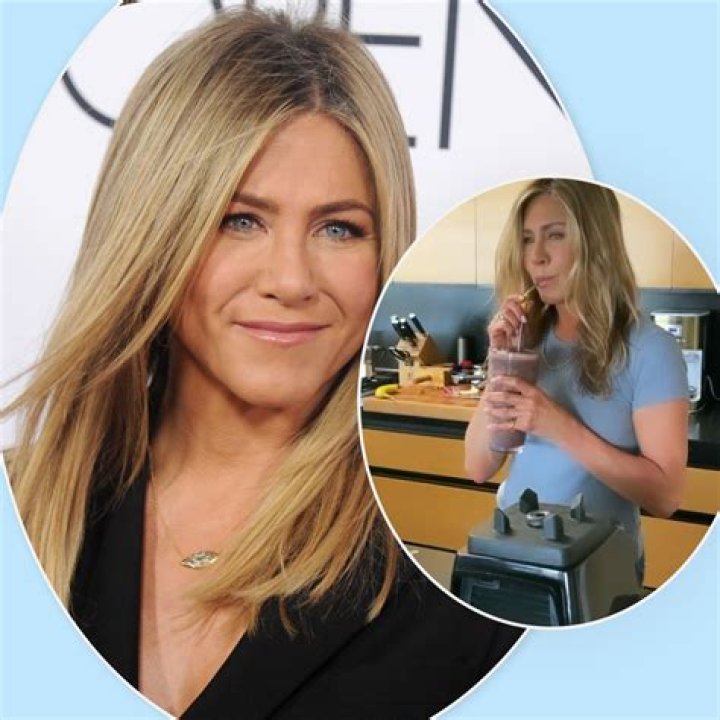 Jennifer Aniston Reveals the Secrets (and Products!) Behind Her Flawless Skin