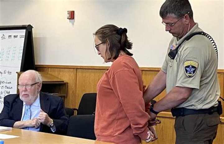 Julia Grissom aka Shakergirl797 Arrested For Stealing, Find Her On Instagram