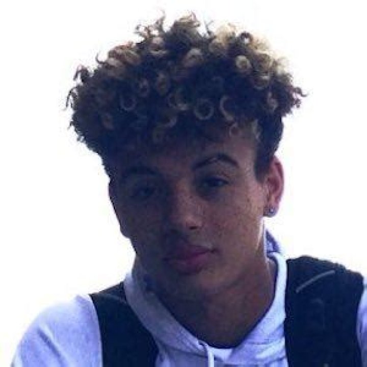 JustKryptic (YouTube Star) - Age, Birthday, Bio, Facts, Family, Net Worth, Height & More