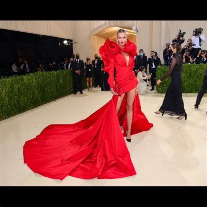 Karlie Kloss Net Worth 2023: What Is The Model Worth?