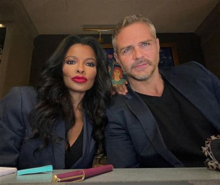 Keesha Sharp (TV Actress) - Age, Birthday, Bio, Facts, Family, Net Worth, Height & More