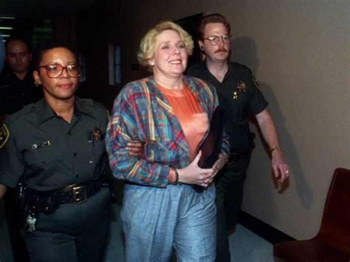 Linda Hart Biography, Age, Height, Husband, Net Worth, Family