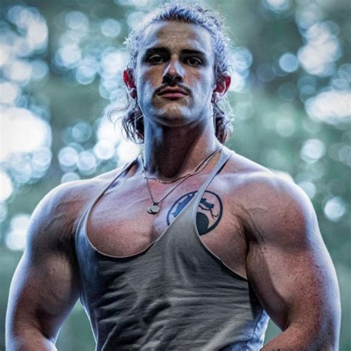 Lori Slayer (Bodybuilder) - Age, Birthday, Bio, Facts, Family, Net Worth, Height & More