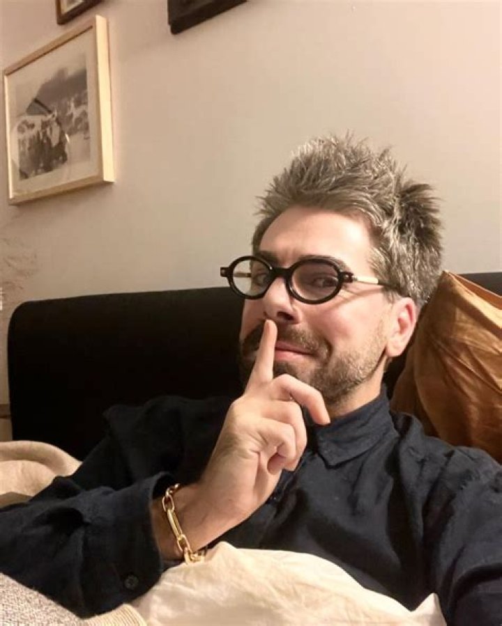 Maurice Munteanu (Blogger) - Age, Birthday, Bio, Facts, Family, Net Worth, Height & More