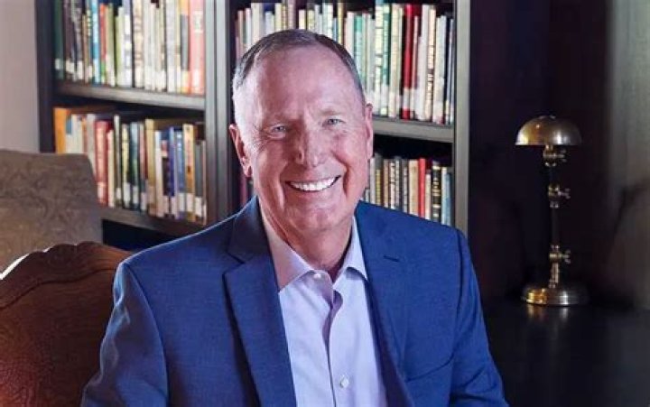 Max Lucado’s Net Worth, Age, Height, Weight, Wife, Kids, Bio-Wiki