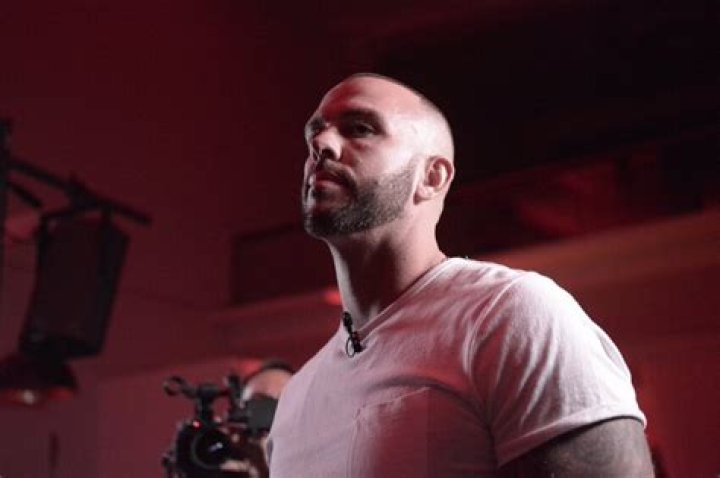 Pat Stay (Rapper) - Age, Birthday, Bio, Facts, Family, Net Worth, Height & More
