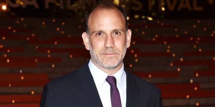 Ronald Edgeworth Biography, Age, Height, Wife, Net Worth, Family