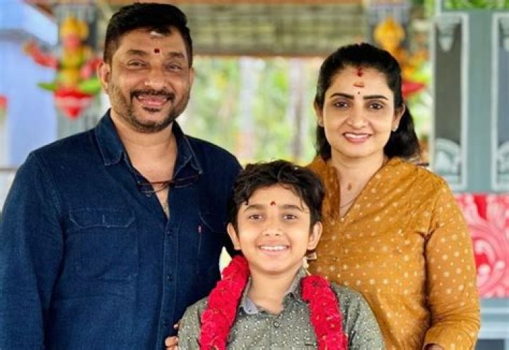Sujitha Biography, Age, Height, Husband, Net Worth, Family