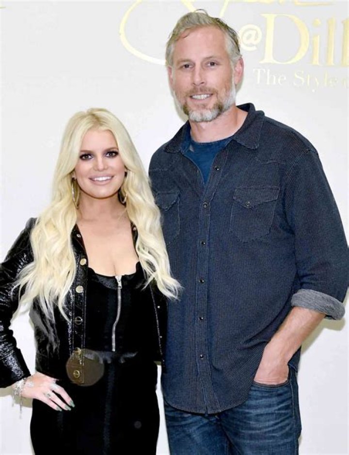 Surprise! Jessica Simpson Reveals She’s Expecting A Girl With Husband Eric Johnson